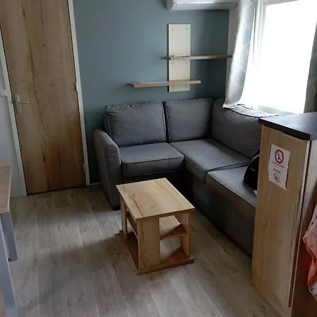 Confortable A Avec Piscine Partagee Vakantiehuis